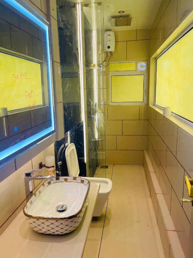 Home2 Renaissance Club 孟买 外观 照片