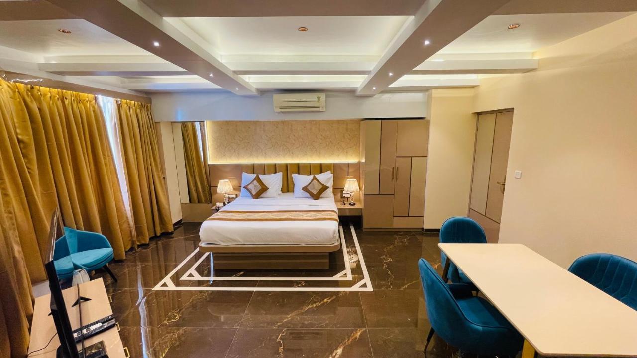 Home2 Renaissance Club 孟买 外观 照片