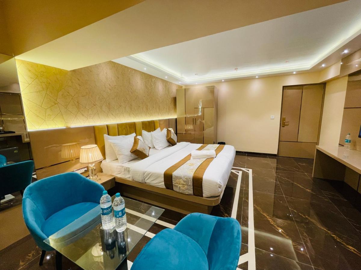 Home2 Renaissance Club 孟买 外观 照片
