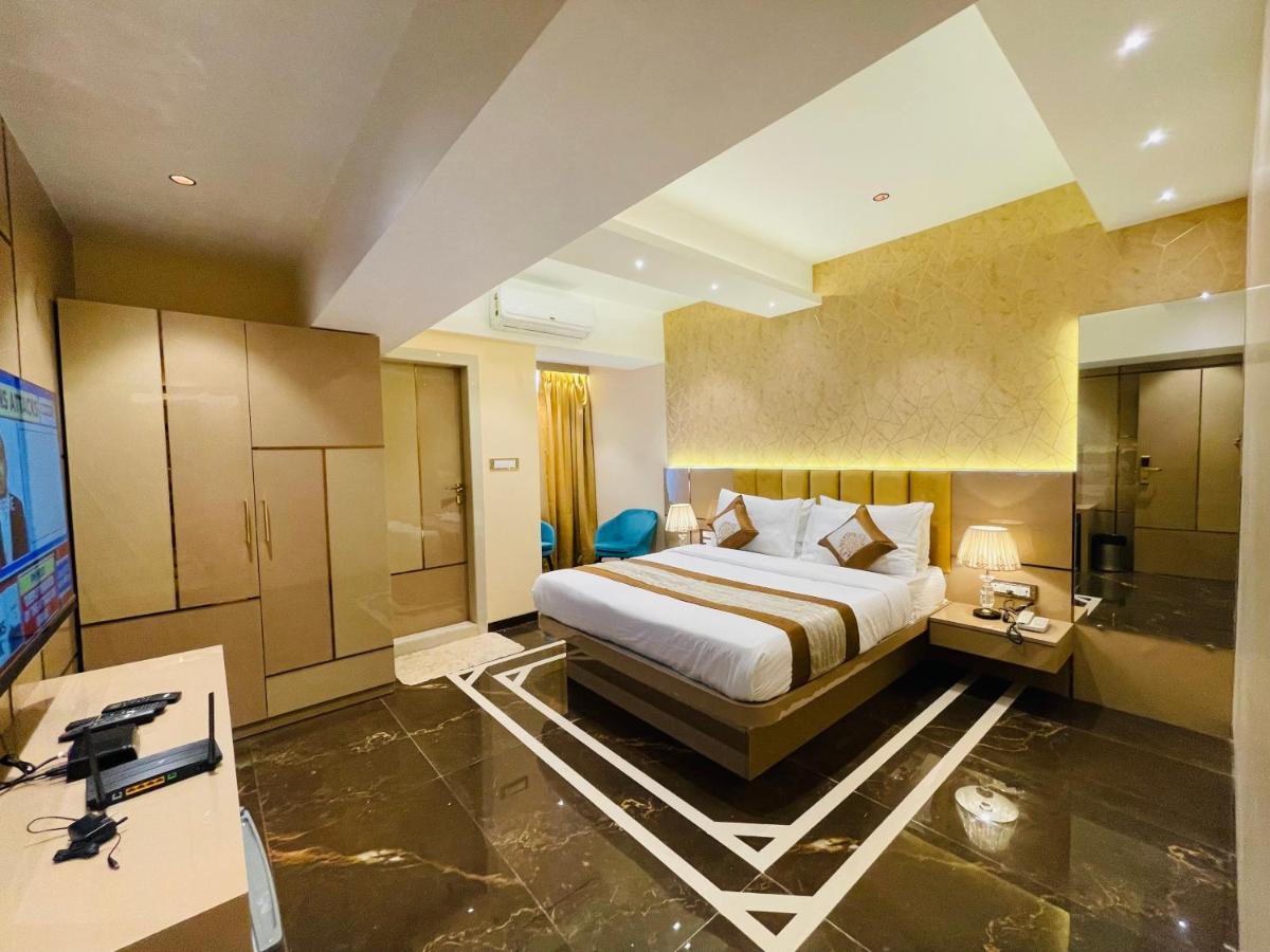 Home2 Renaissance Club 孟买 外观 照片