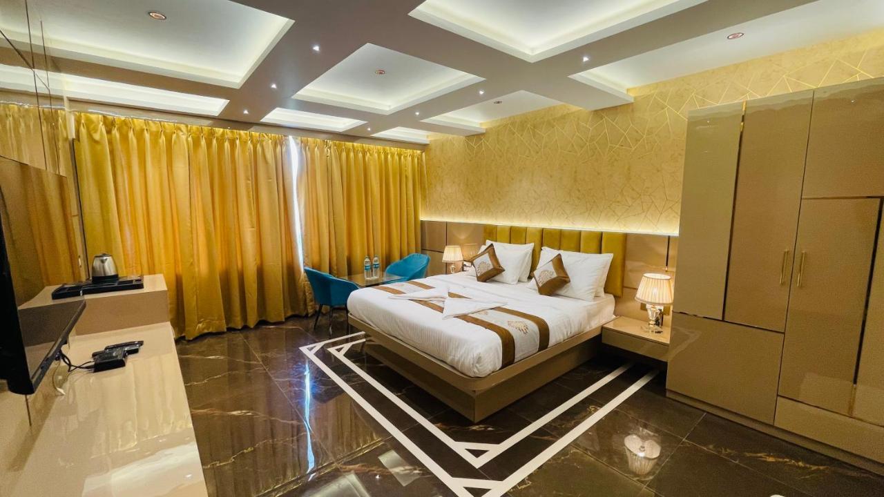 Home2 Renaissance Club 孟买 外观 照片