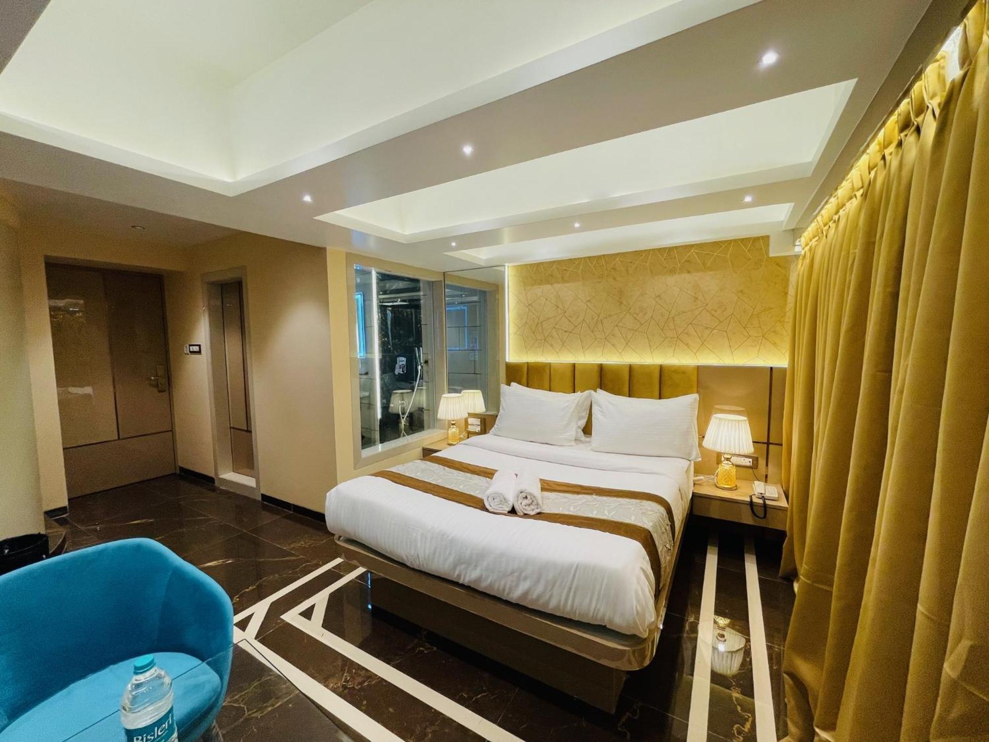 Home2 Renaissance Club 孟买 外观 照片