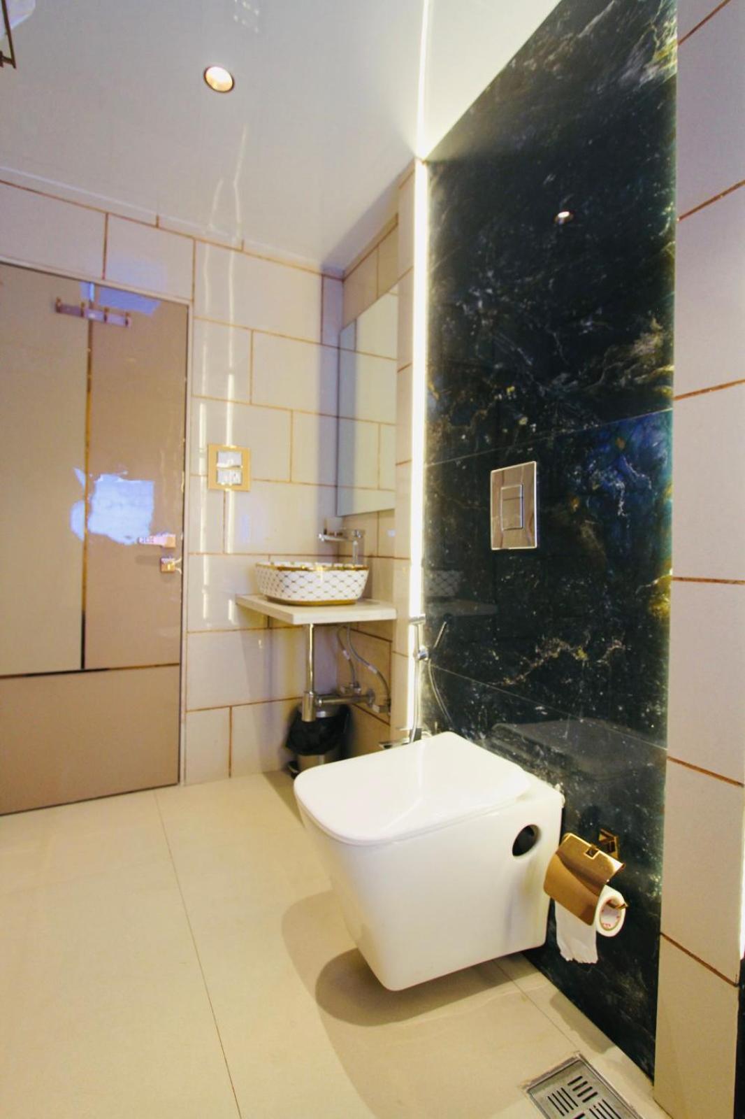 Home2 Renaissance Club 孟买 外观 照片